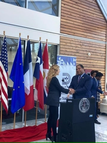 Constance Bost, FACC Executive Director, and Eric Johnson, Mayor of Dallas, at the French Trade Office Opening in Dallas, December 2022